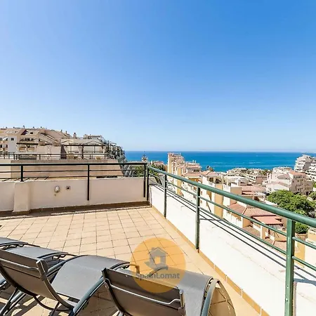 Sublime Spacious Penthouse, Sea And Mountain View ベナルマデナ