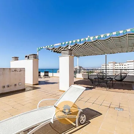 Sublime Spacious Penthouse, Sea And Mountain View ベナルマデナ