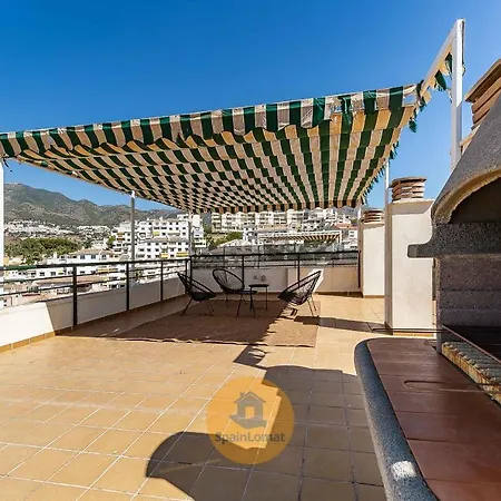 Sublime Spacious Penthouse, Sea And Mountain View アパート *