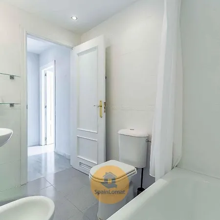 Sublime Spacious Penthouse, Sea And Mountain View * ベナルマデナ
